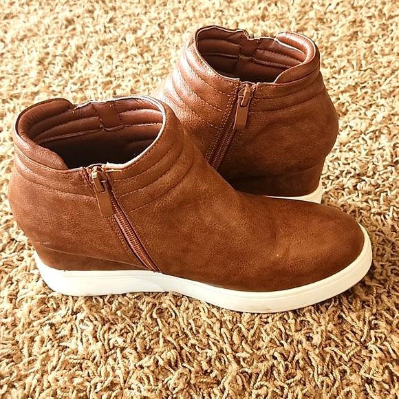 Women's Wedge - Picture 4 of 4